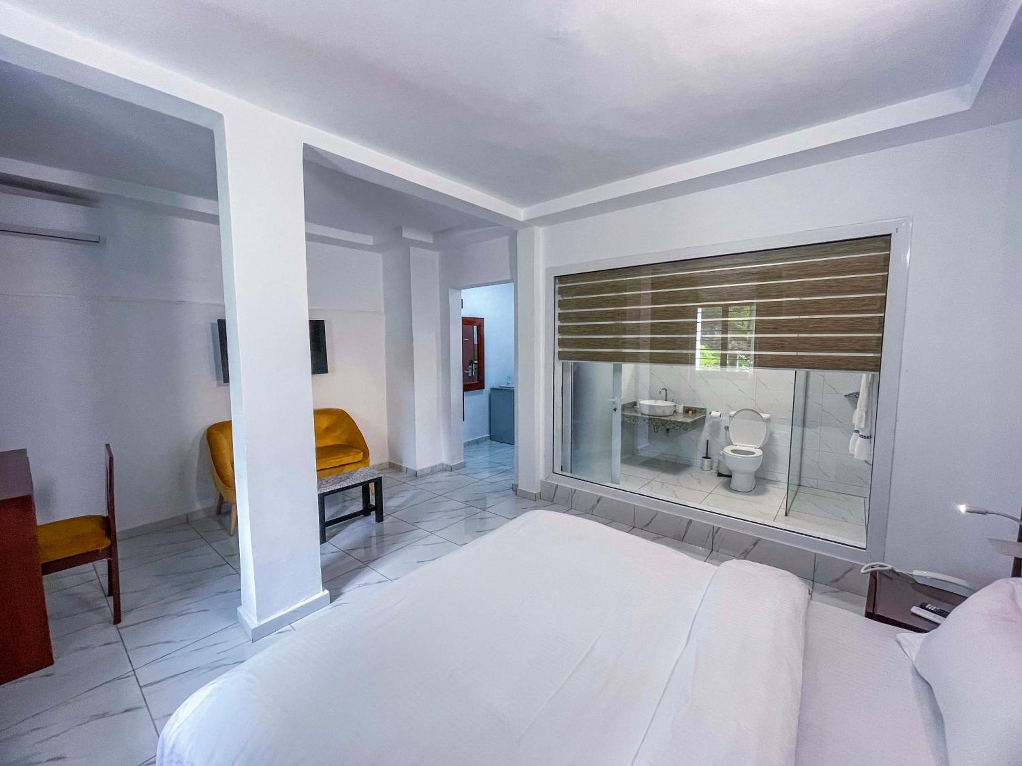 Hotel Le Vaisseau Abidjan Ngoại thất bức ảnh