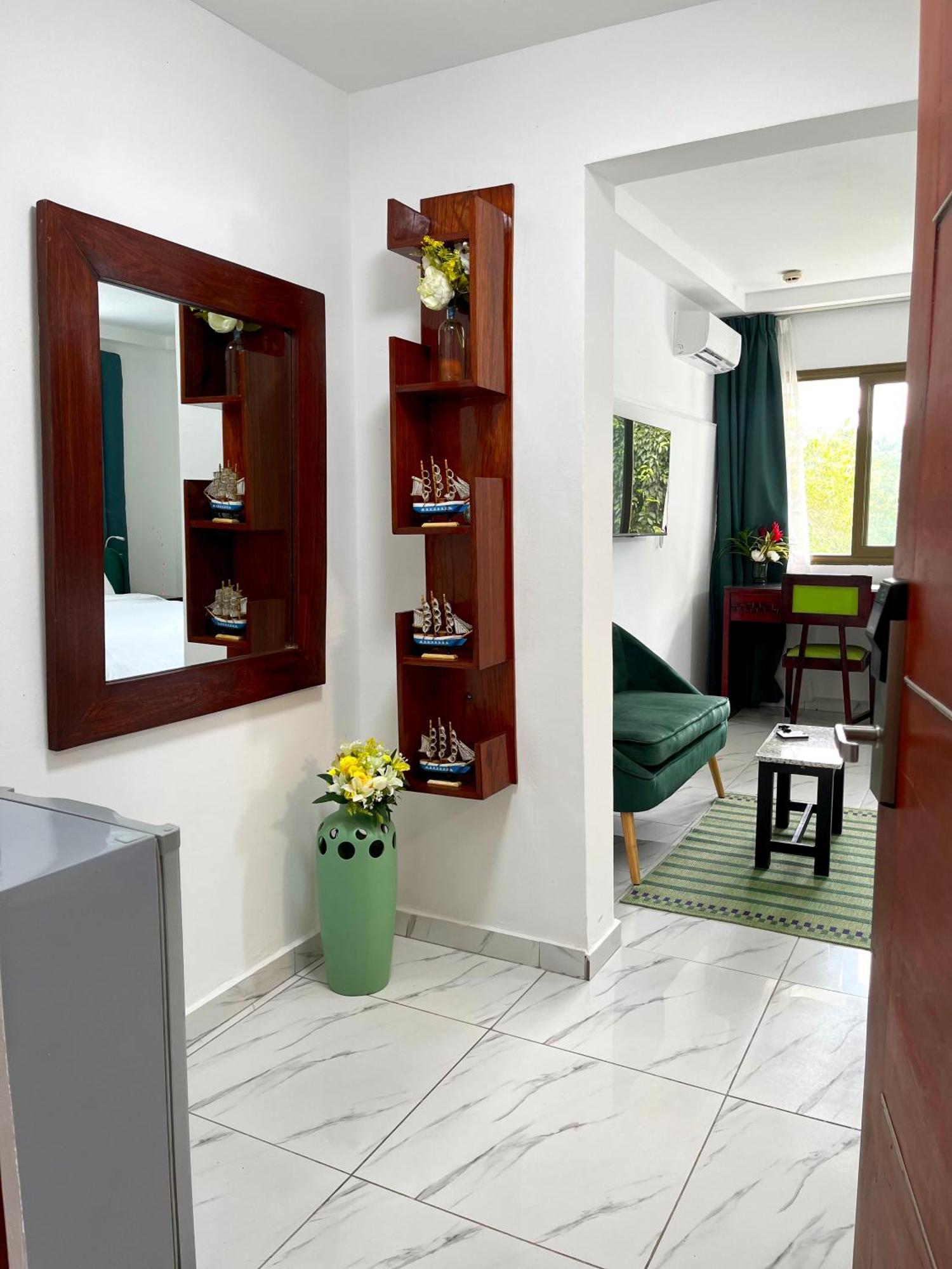 Hotel Le Vaisseau Abidjan Ngoại thất bức ảnh