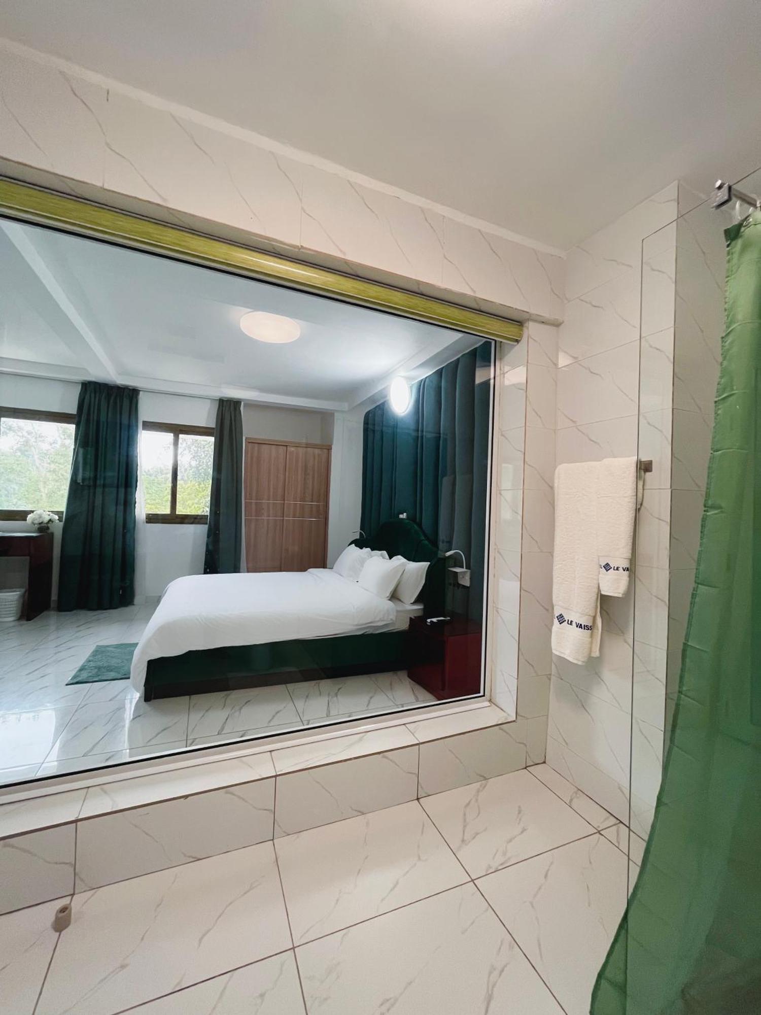Hotel Le Vaisseau Abidjan Ngoại thất bức ảnh