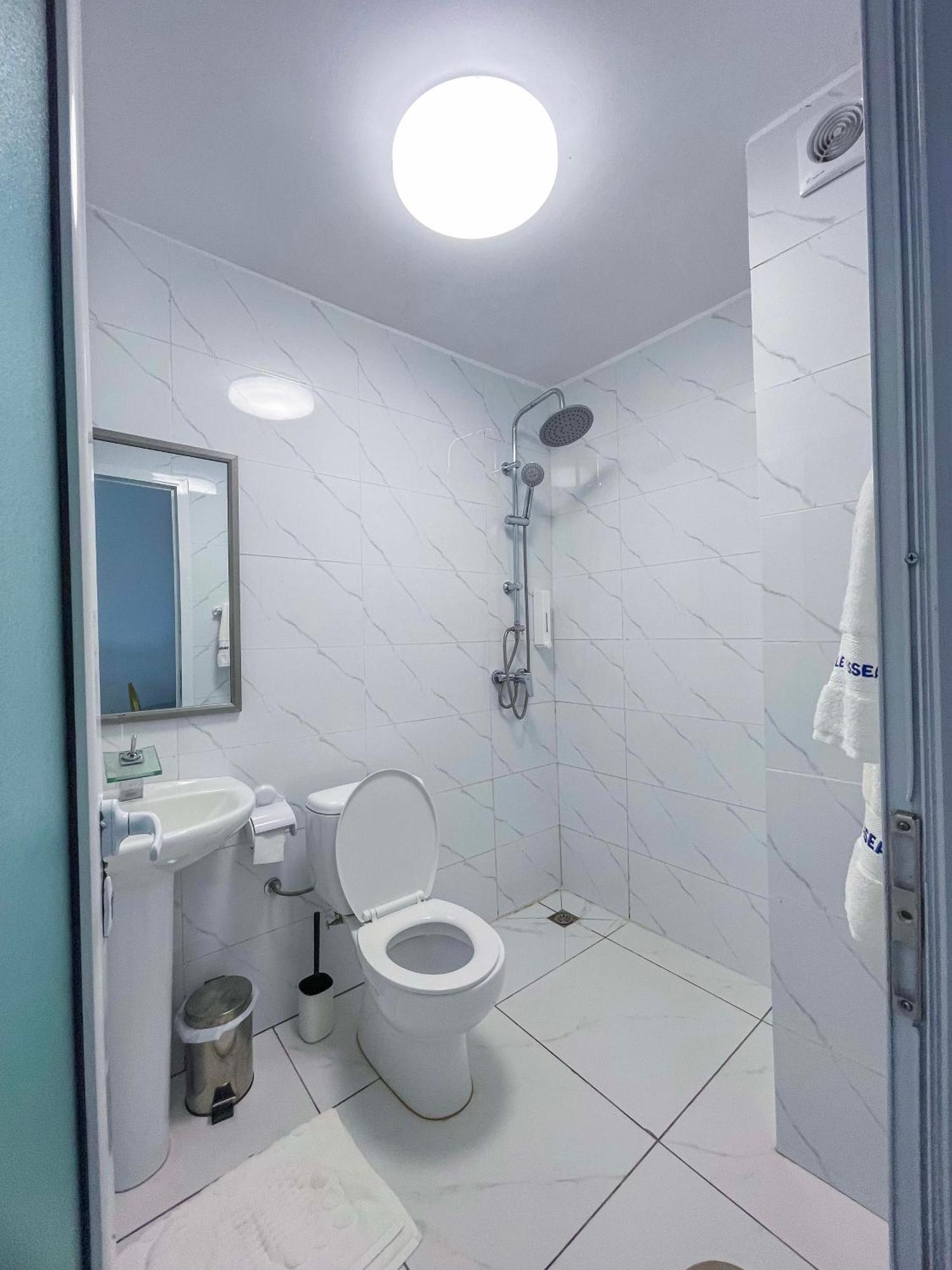 Hotel Le Vaisseau Abidjan Ngoại thất bức ảnh