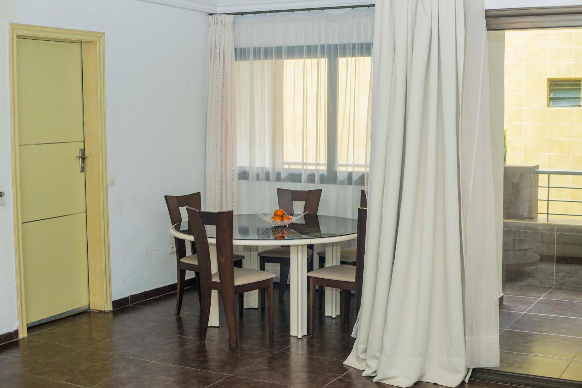Hotel Le Vaisseau Abidjan Ngoại thất bức ảnh