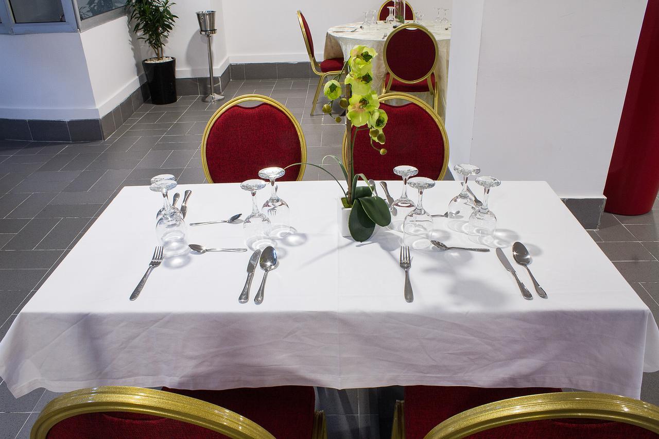 Hotel Le Vaisseau Abidjan Ngoại thất bức ảnh